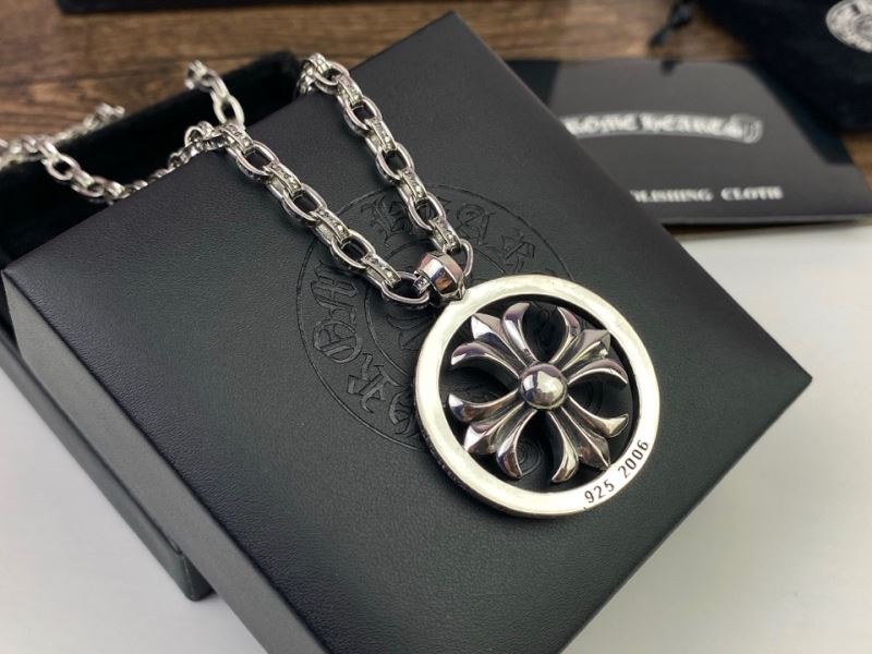 Ch*0me He**ts necklaces